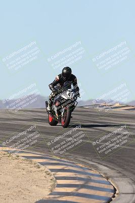 media/Dec-07-2025-CVMA (Sun) [[3e7d2de5dc]]/Race 7-Formula Lightweight Twins Shootout/